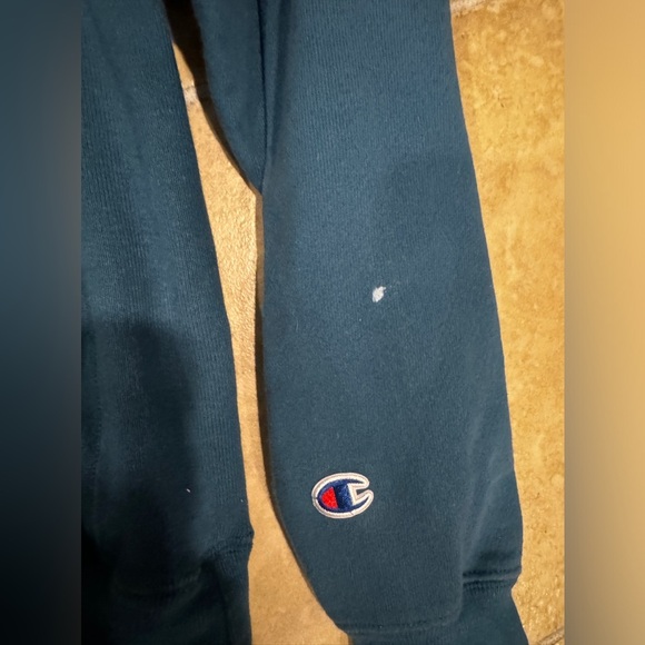 Champion sweatshirt - Picture 2 of 3